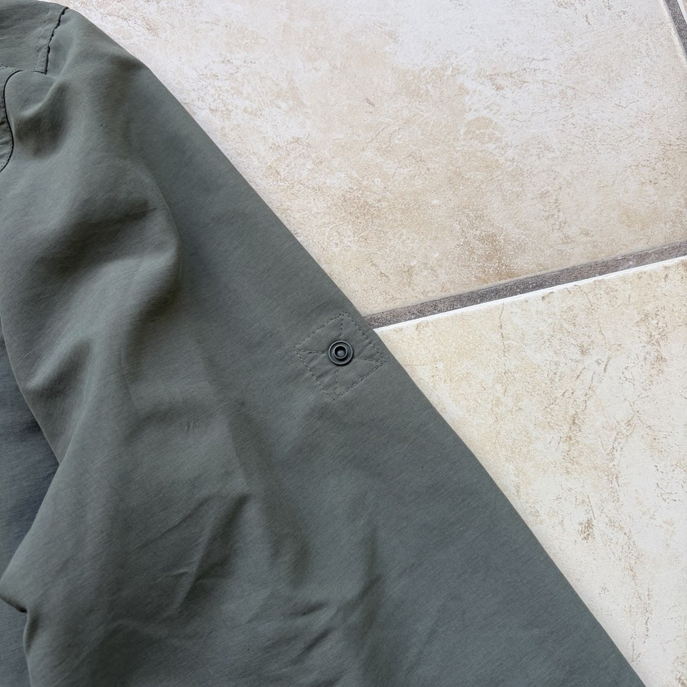 LL Bean Shirt Mens Medium Green Button Down Insect Repel Fishing Vented Roll Tab - Picture 4 of 10